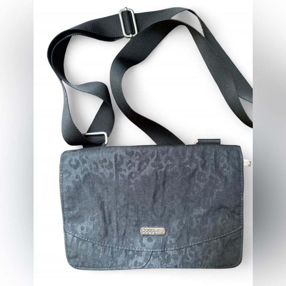 BAGGALLINI black tonal leopard print shoulder bag with adjustable strap